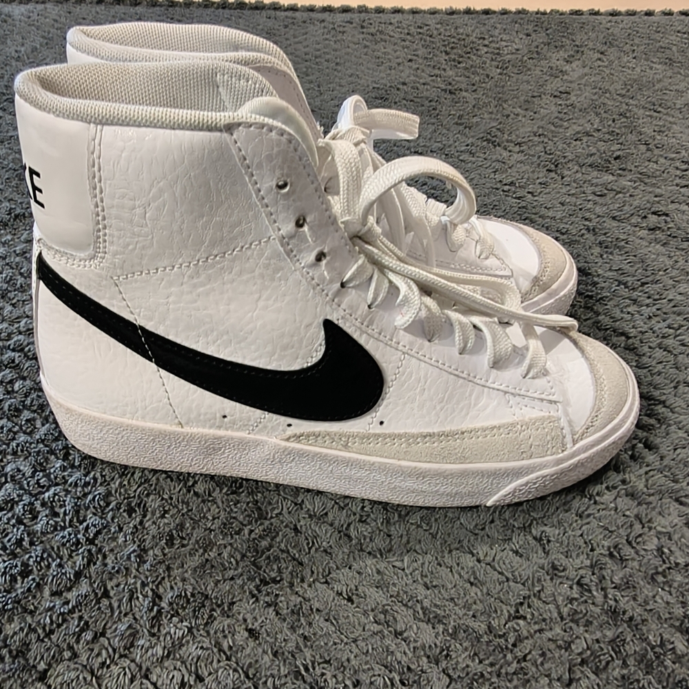 Big Kid's: Nike Blazers High-Top Sneakers { Size 3.5 } Great Cond, Asking $30